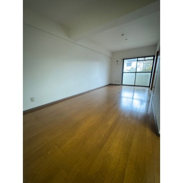 プリメゾン栄美寿の居間・リビング