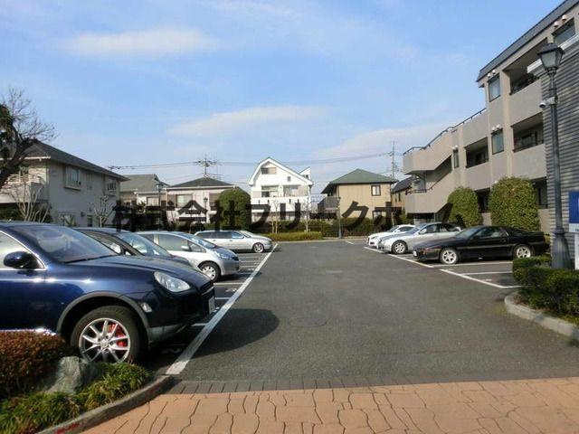 武蔵野市吉祥寺東町１丁目の賃貸マンションの駐車場
