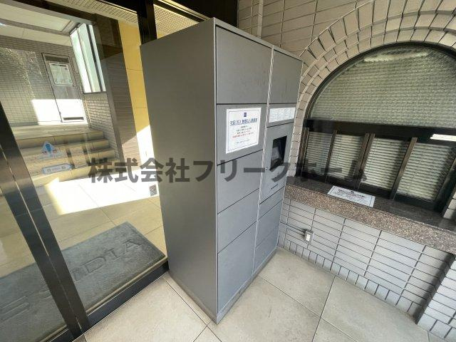 武蔵野市吉祥寺東町１丁目の賃貸マンションのエントランス