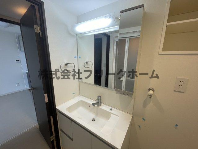 武蔵野市吉祥寺東町１丁目の賃貸マンションの洗面所