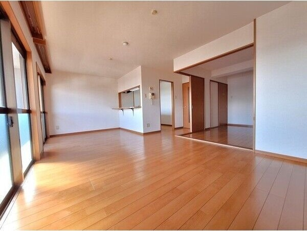 センチュリーパーク善進本町1番館の居間・リビング