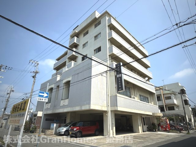 マジェスティーコート東雲の外観