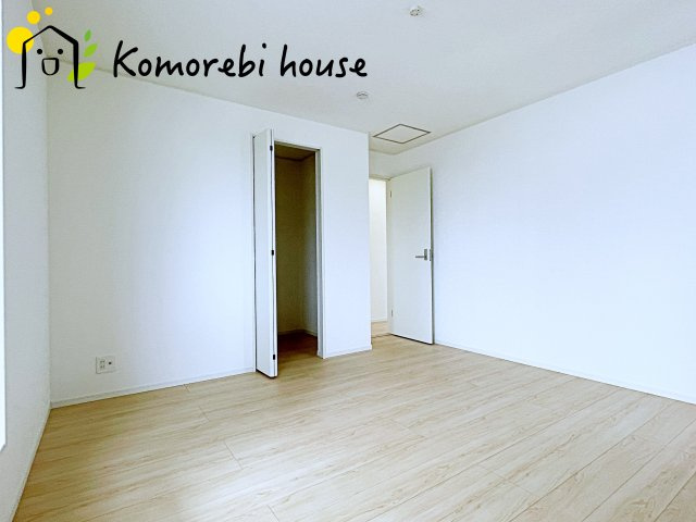 上尾市上尾下　第2　Ⅱ期　新築一戸建て　クレイドルガーデン　02の寝室|開放的な寝室です