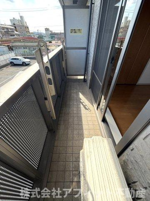 【バルコニー】 | レアンドロス | 南東向き