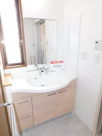 愛西市西保町西川原の中古一戸建の独立洗面台|◇洗面脱衣室◇　
