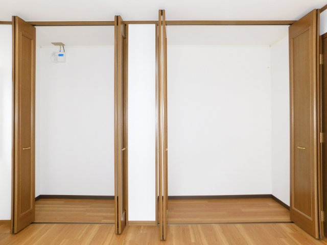 愛西市西保町西川原の中古一戸建の収納|◇クローゼット◇　　大型クローゼット　洋服などを仕舞っておける大きいクローゼット♪　（２０２５年１０月リフォーム済）