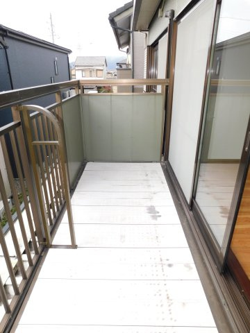 愛西市西保町西川原の中古一戸建のバルコニー|◇２階バルコニー◇　　南面と北面にバルコニー♪