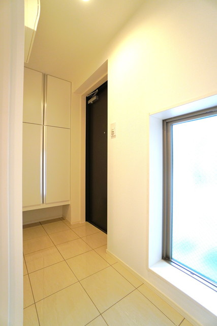 ＡＧＲＡＴＩＯ　ＴＥＲＲＡＣＥ　恵比寿（アグレシオ　テラス　恵比寿）の玄関|※写真は同タイプ住戸です。