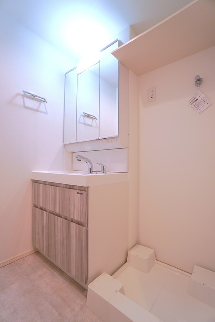 ＡＧＲＡＴＩＯ　ＴＥＲＲＡＣＥ　恵比寿（アグレシオ　テラス　恵比寿）の洗面所|※写真は同タイプ住戸です。