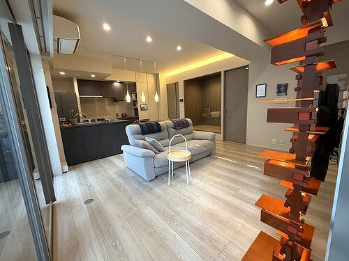 フェリスコート自由が丘の居間・リビング|リビングダイニング（退去前）※家具・什器は撤去いたします。