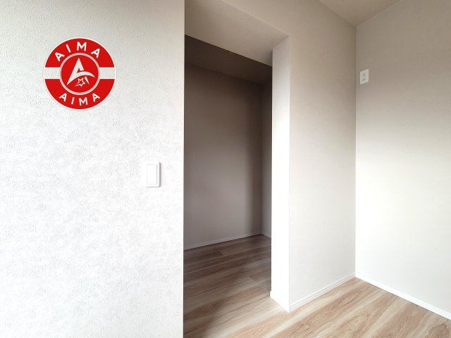 福岡市東区三苫２丁目第3-1棟（1号棟）　の収納|洋服や大きな荷物が多い方や人数の多いご家族などは、一般的なクローゼットよりもウォークインクローゼットのほうが使い勝手が良いです。