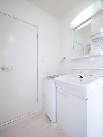 当新田ハイツの洗面所|※写真は別の部屋のものです。