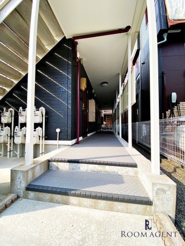 ジーライズ西日置のエントランス