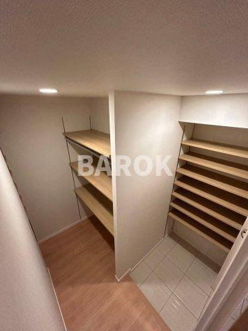 Y・M FLAT matobaの玄関