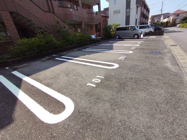 アメニティーＡの駐車場