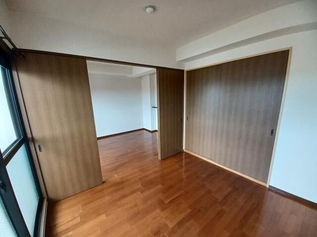 エポック三丁山の洋室