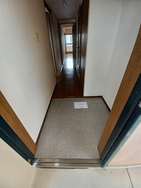 エポック三丁山の玄関