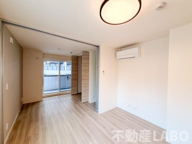 ソレイユ上汐の洋室