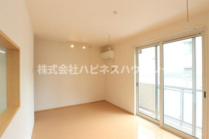 クレシアコートの居間・リビング