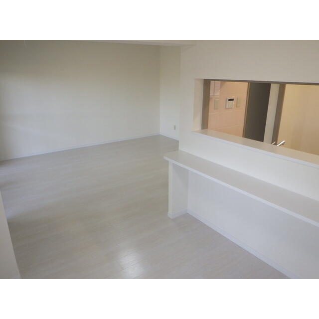 川崎市麻生区細山６丁目の賃貸マンションの居間・リビング