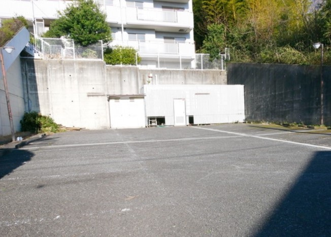 川崎市麻生区細山６丁目の賃貸マンションの駐車場