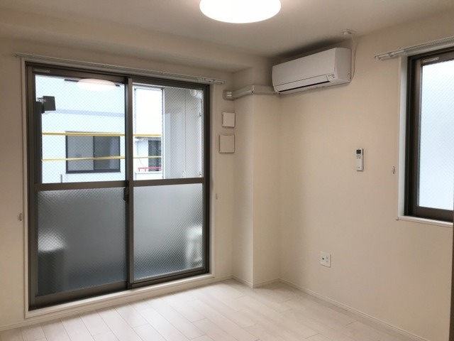 トレインサイド塚本の居間・リビング