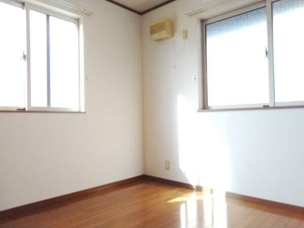 ラシーヌA棟の洋室