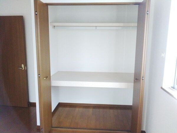 ラシーヌA棟の収納