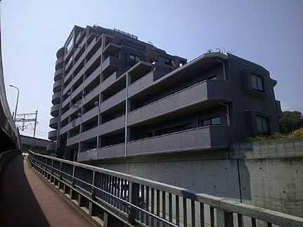 フローレンス竜王リバーコートの外観