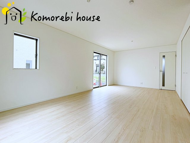 上尾市上尾下　第2　Ⅱ期　新築一戸建て　クレイドルガーデン　04の居間・リビング|ゆったり過ごせるリビングです