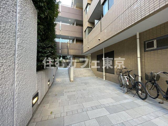 国分寺シティハイツのエントランス|ゆったりとしたエントランスです