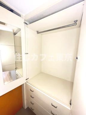 国分寺シティハイツの収納|鏡のあるクローゼットです※別部屋写真