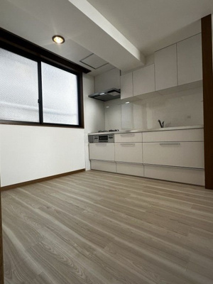 【居間・リビング】 | 勝どき第三関根ビル | ゆったりとした居間です