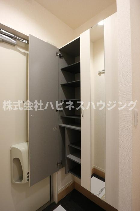 Regalo　Aの玄関