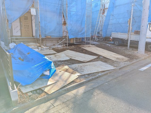 八王子市　石川町　新築一戸建て　８期の駐車場|～並列2台駐車可能カースペース付き～