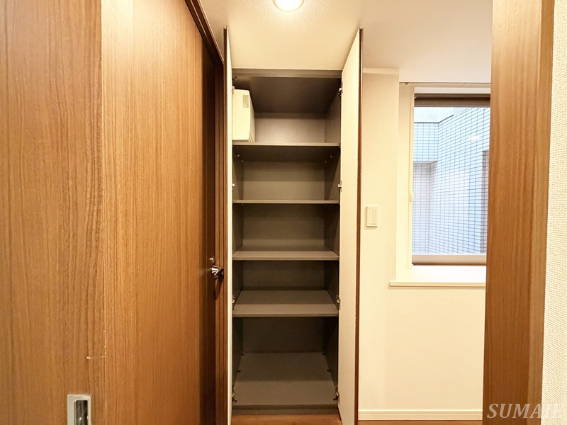 Theパームス西ヶ原の収納|廊下の収納です☆