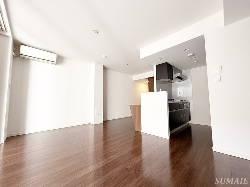 Theパームス西ヶ原の居間・リビング|別角度から見たリビングです☆