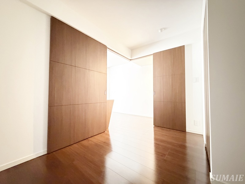 Theパームス西ヶ原の洋室|別角度から見た洋室です☆