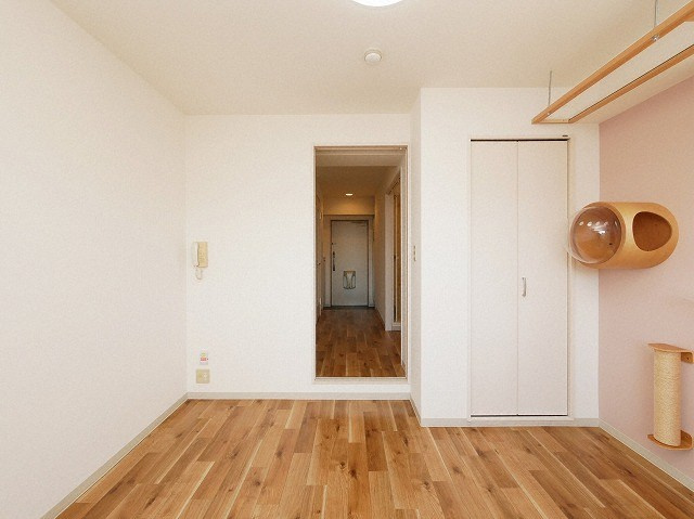 シェモア桜川の洋室