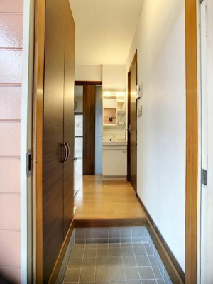 【玄関】 | トラッドハウス12番館(トラッドハウスジュウニバンカン)