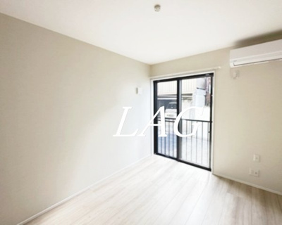 【居間・リビング】 | リヴェール三咲 | 洋室のお部屋です。