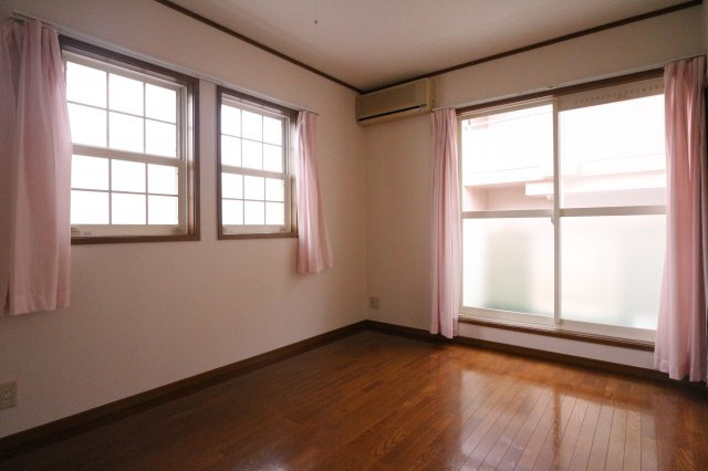 名谷ヴィレッジの居間・リビング