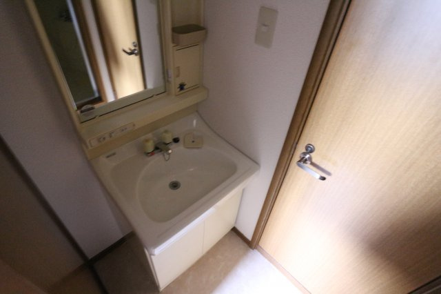 名谷ヴィレッジの独立洗面台