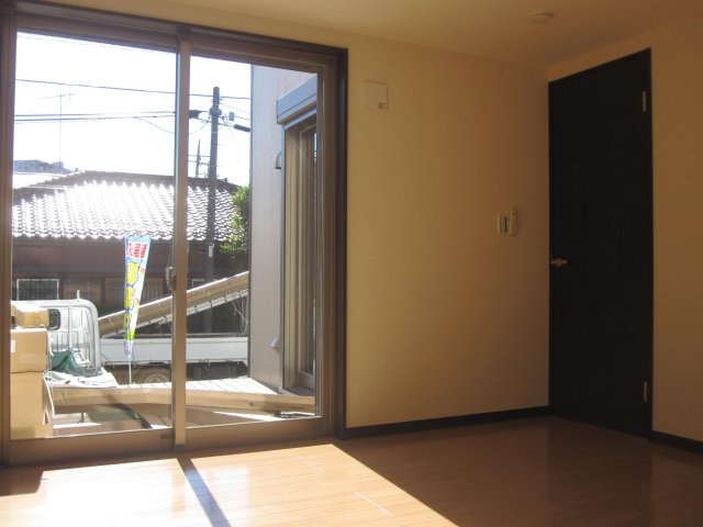 フジケンユニキューブ宮本町Ⅱの居間・リビング|こちらの居間で趣味の時間をお楽しみください