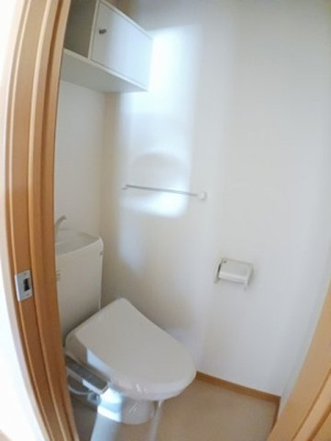 【トイレ】 | プラシードⅣ | 清潔感のあるトイレです