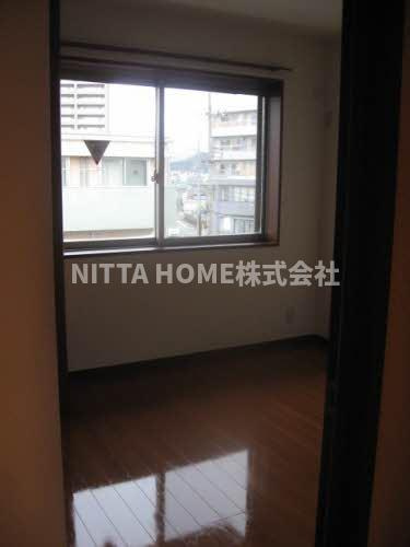 メゾン・ド・エムズの内装|洋室は６．３帖５．３帖４．１帖の３部屋です◎