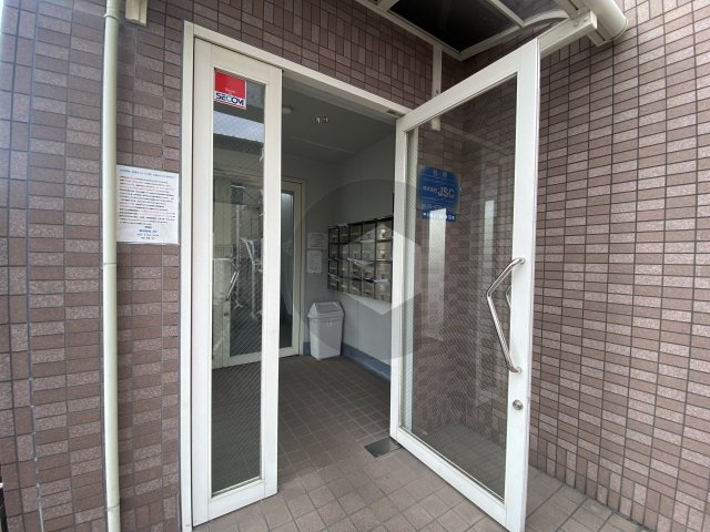 SENTIA八戸ノ里のエントランス