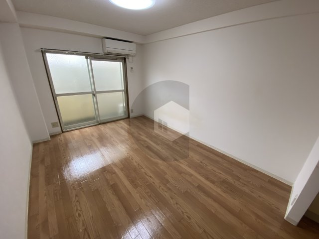 SENTIA八戸ノ里の洋室