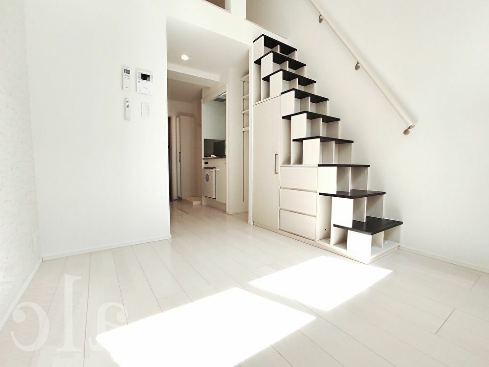 杉並区西荻北５丁目のアパートの居間・リビング