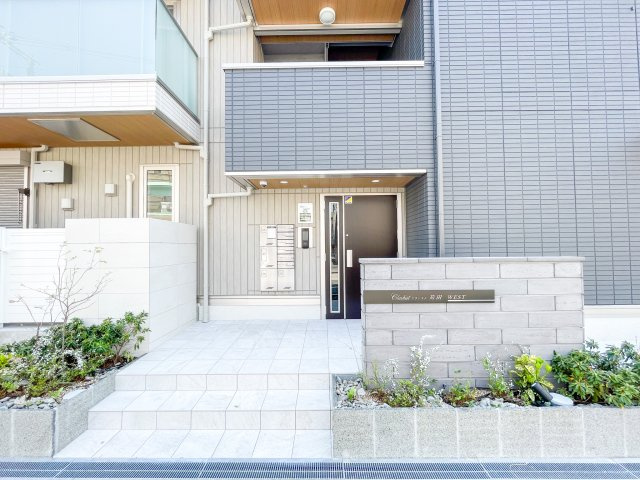 クラシスト苅田WESTのエントランス